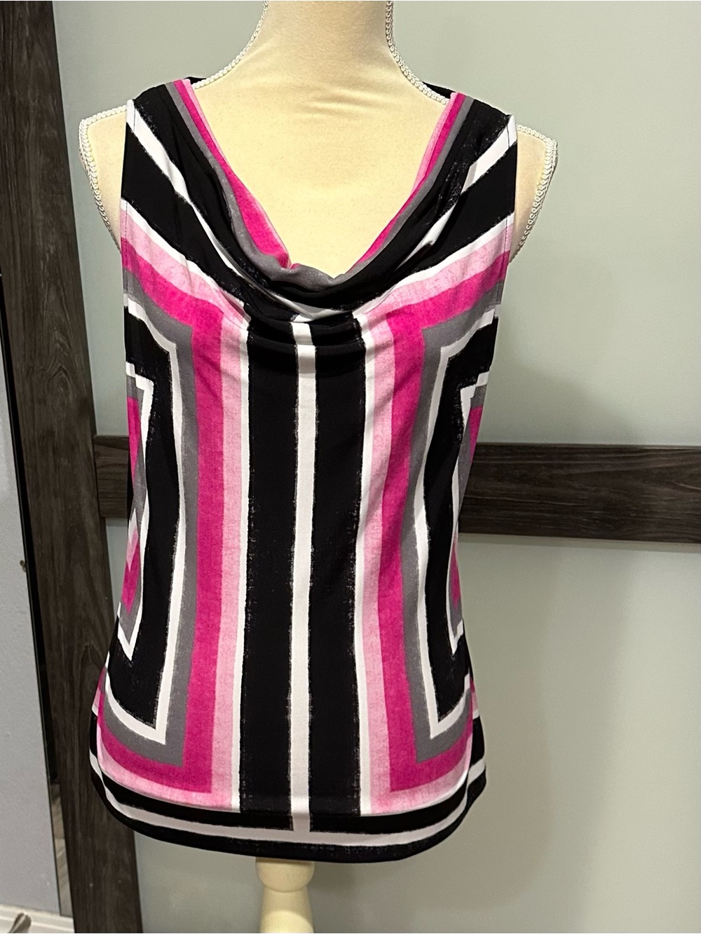Calvin Klein Women’s M Cowl Neck Sleeveless Top Pink Black Geometric Print